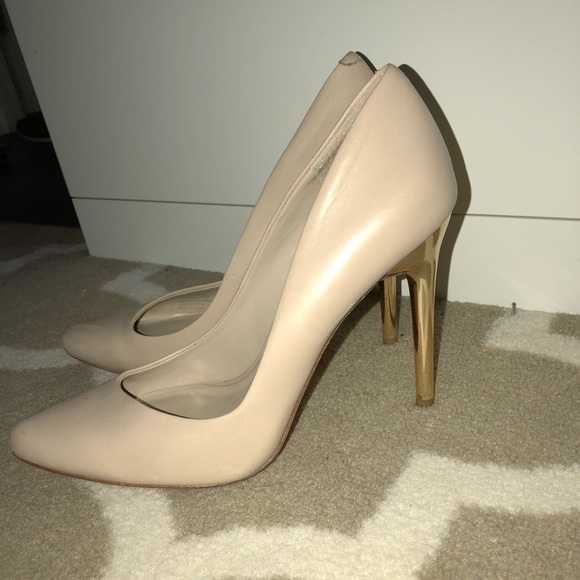 bcbg nude shoes